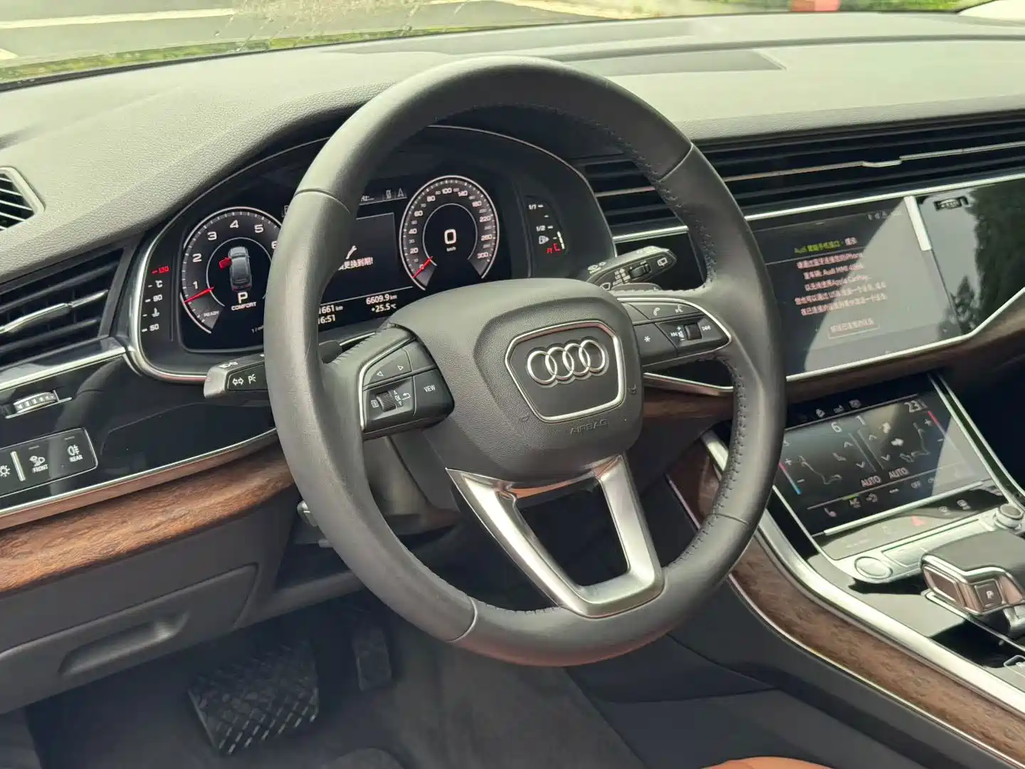 Фото 9 - Audi Q7