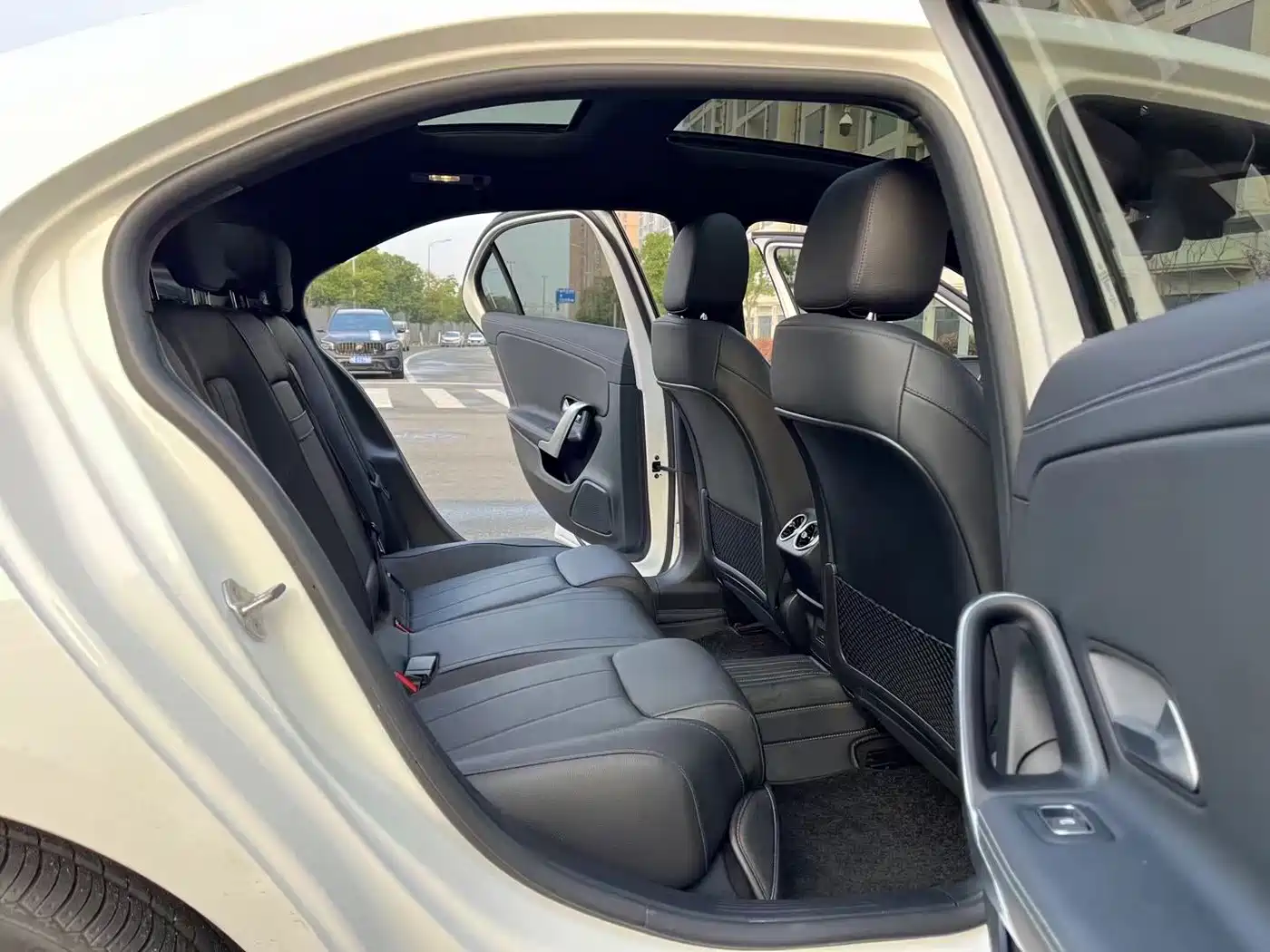 Mercedes-Benz A-Class 2023 A 200 L Fashion фото 5