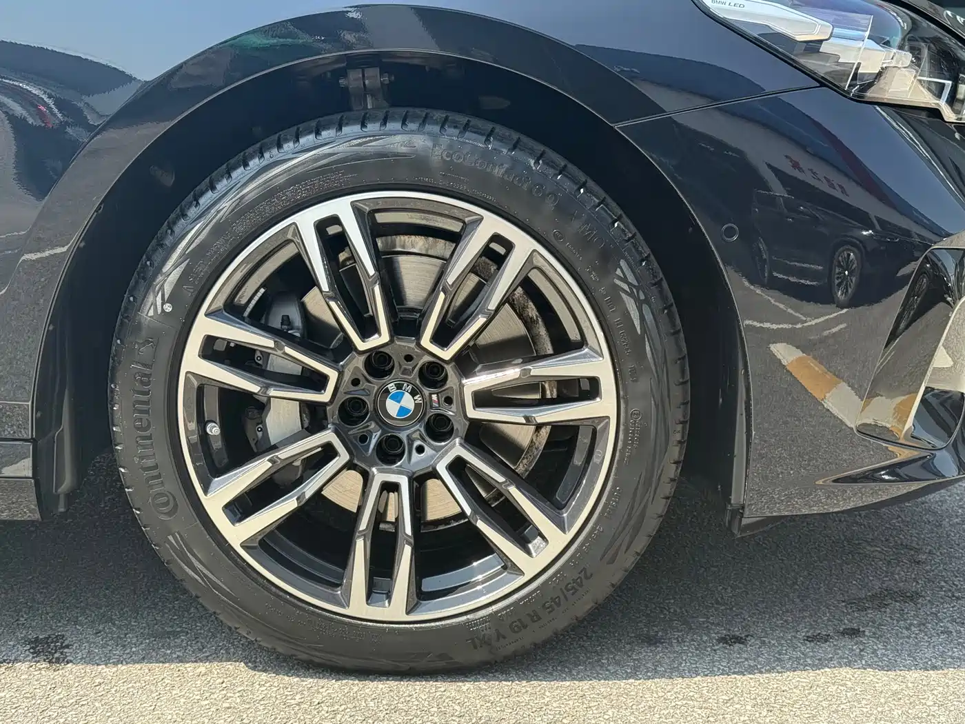 BMW 5 Series 2024 530Li Leading M Sport Package фото 13