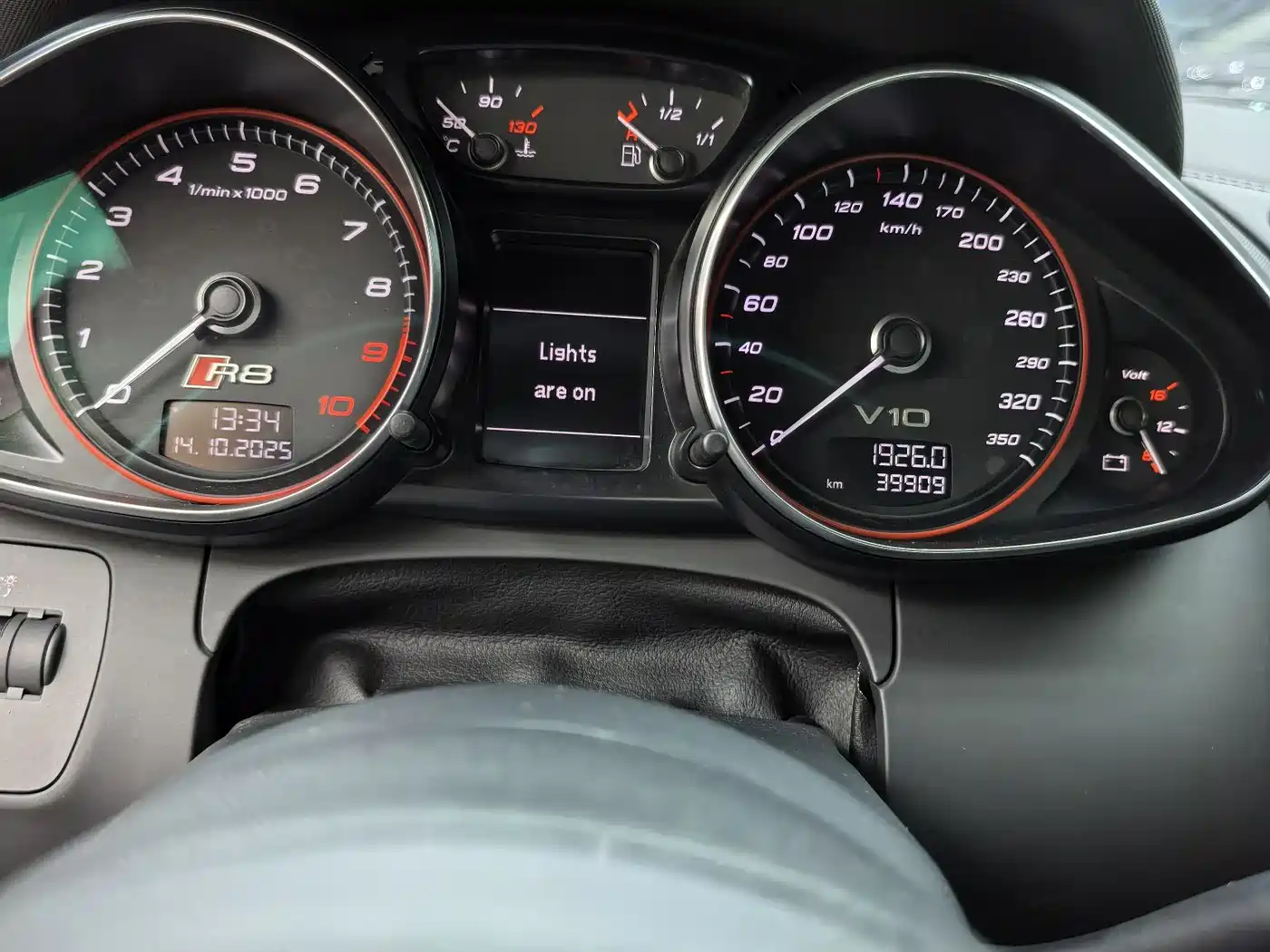 Audi R8 2014 5.2 FSI quattro фото 17