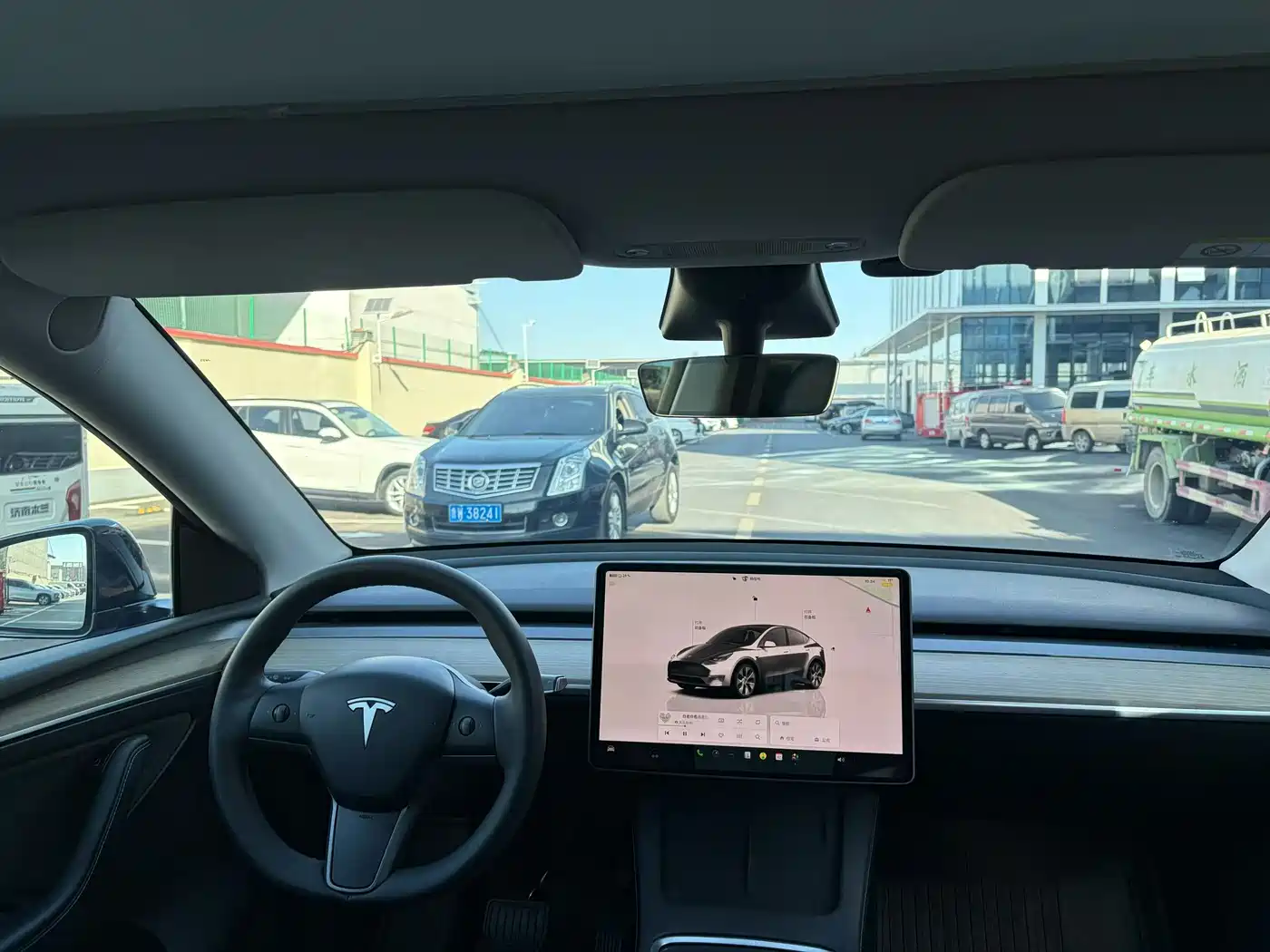TESLA MODEL Y