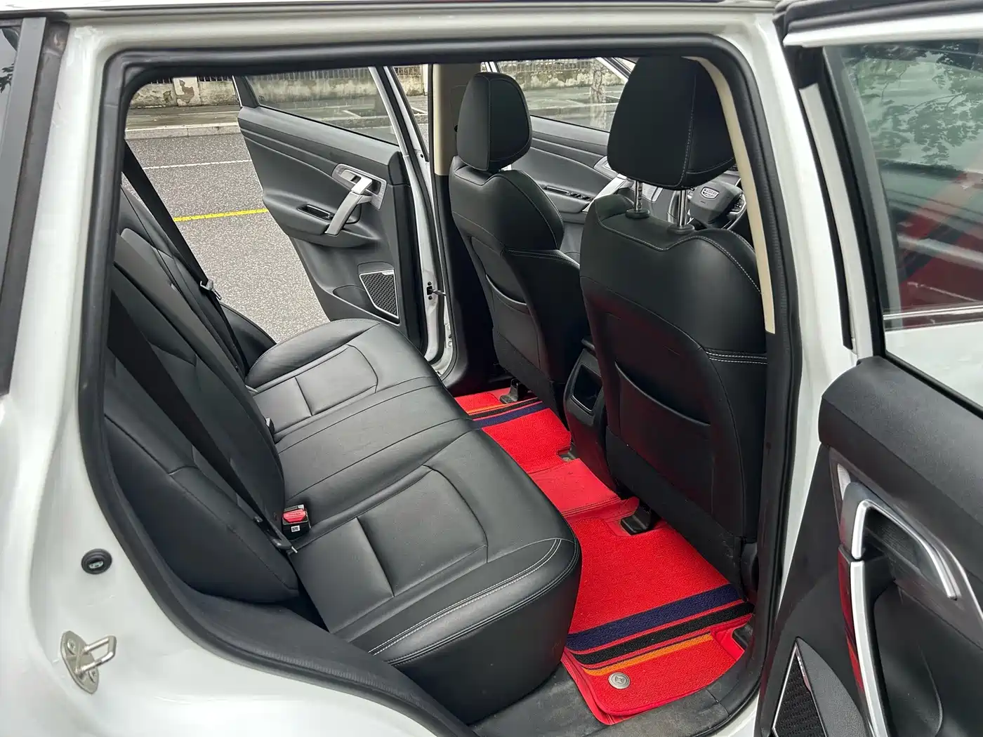 Photo 11 - Geely Boyue