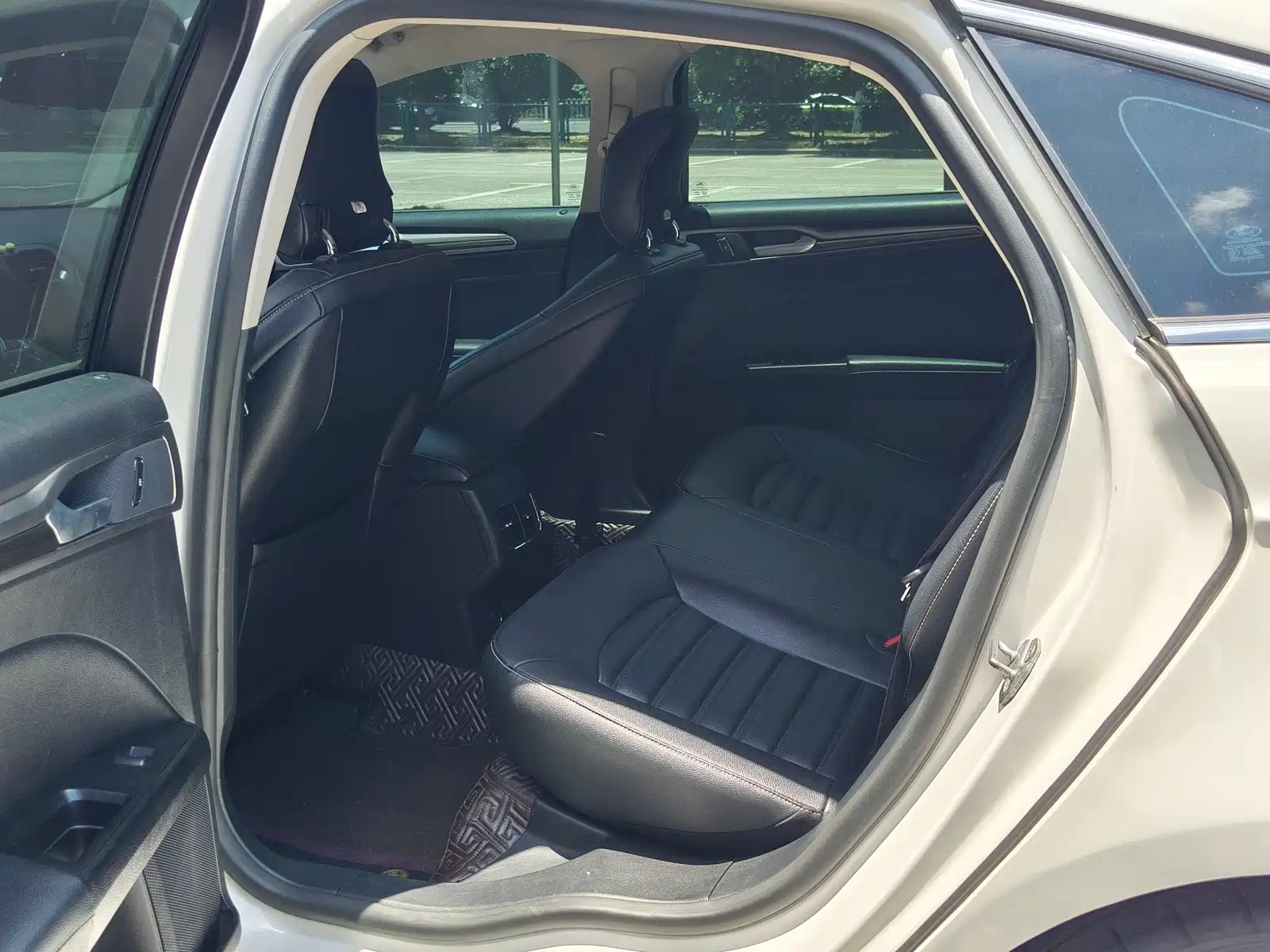 Фото 8 - Ford Mondeo