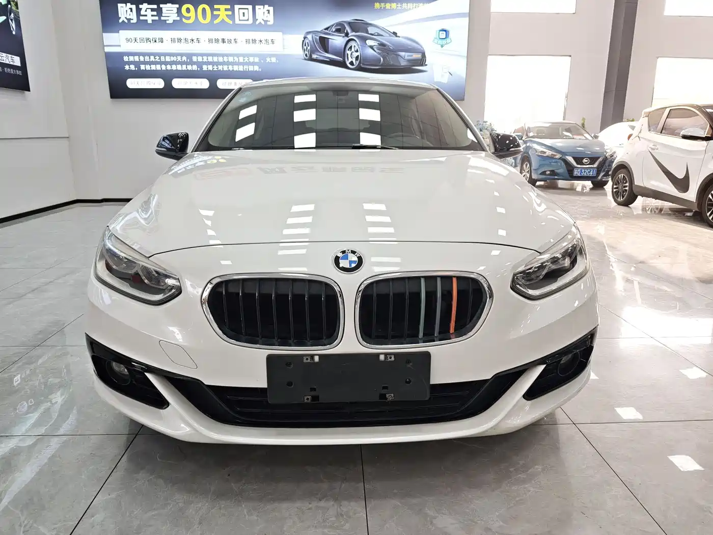 BMW 1 Series 2018 118i Sport Edition фото 2