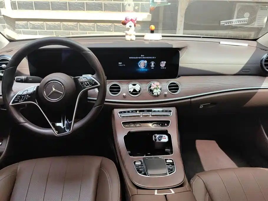 MERCEDES-BENZ E CLASS