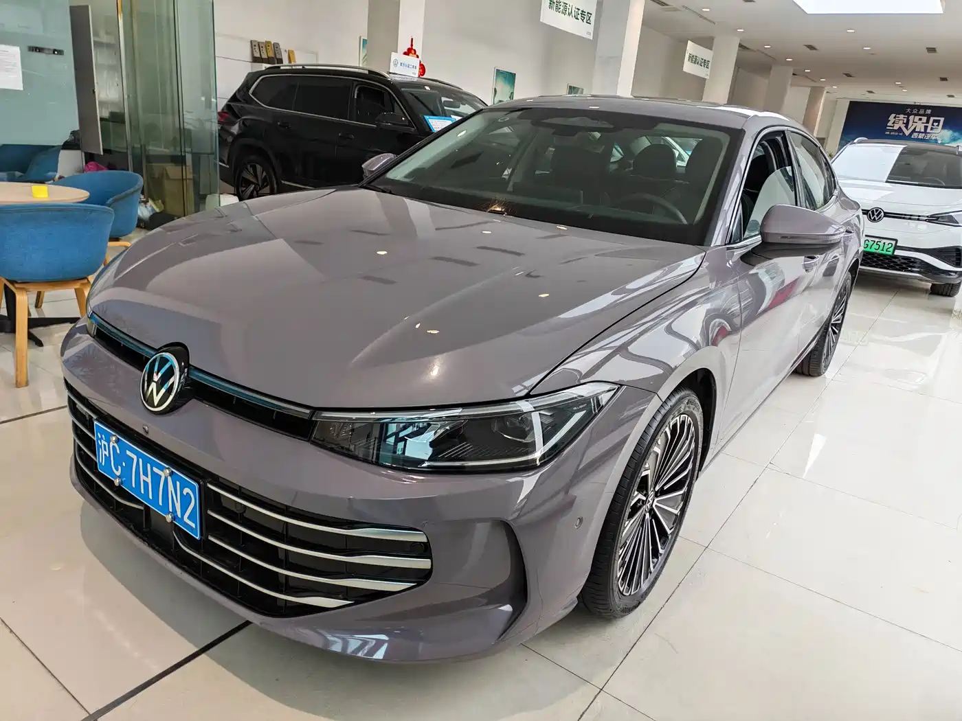 Volkswagen Passat 2025 Model Pro 380TSI Starlight Dragon Premium Edition