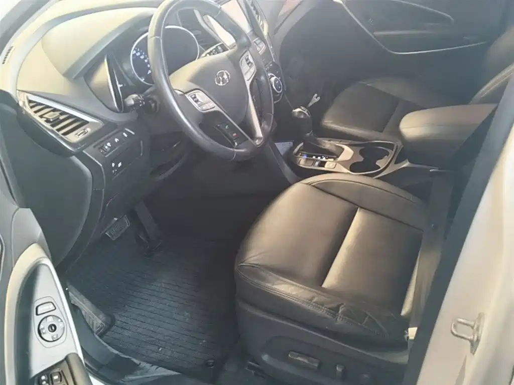 Hyundai Santa Fe 2015 2.0T Automatic 2WD Smart 5-Seater фото 15