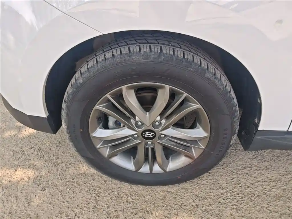 Hyundai Beijing Hyundai ix35 2015 2.0L Automatic 2WD Smart China V фото 23