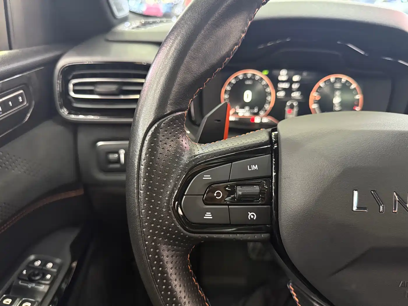 LYNK & CO. 02 HATCHBACK