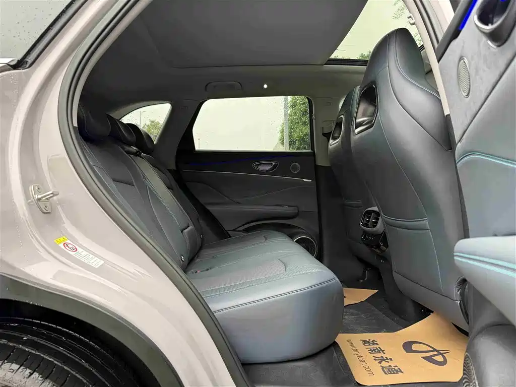 BYD Hai Shi 07 DM-i 2025 150 Pilot+ Edition фото 5