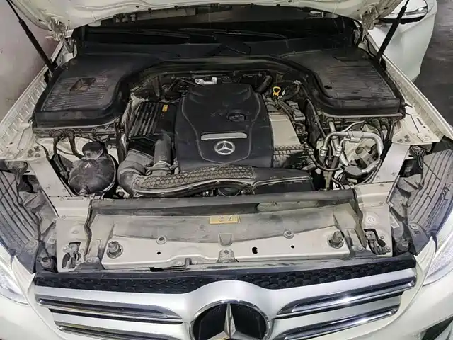 Mercedes-Benz GLC 2017 GLC 260 4MATIC Luxury — фото 3