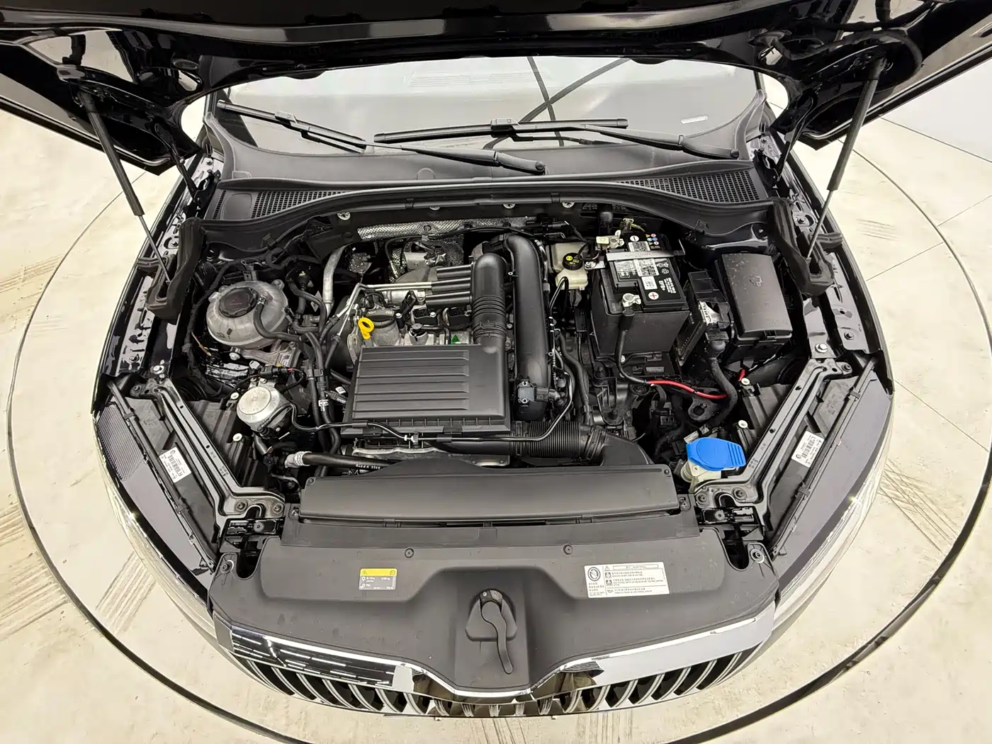 Škoda Superb 2024 TSI280 DSG Premium Edition фото 8