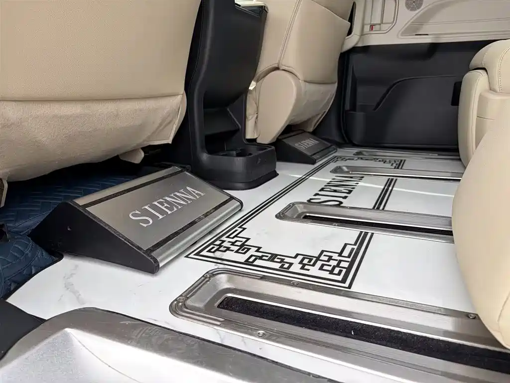 Toyota Sienna 2021 2.5L Hybrid Premium Edition фото 18