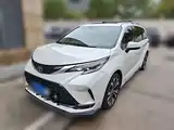Фото 1 - Toyota Granvia