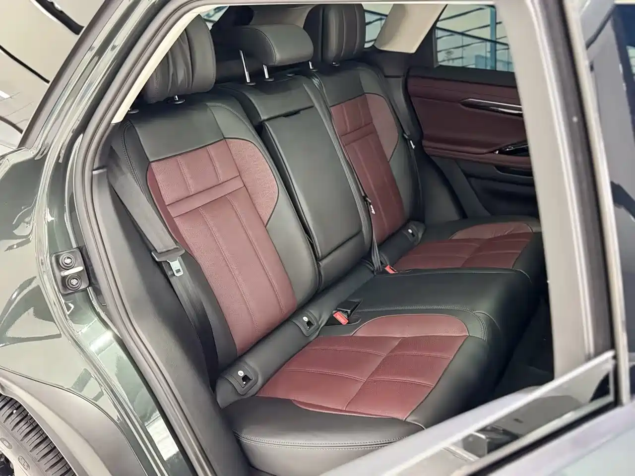Land Rover Range Rover Evoque 2023 Range Rover Evoque L 249PS Premium Luxury Edition фото 8