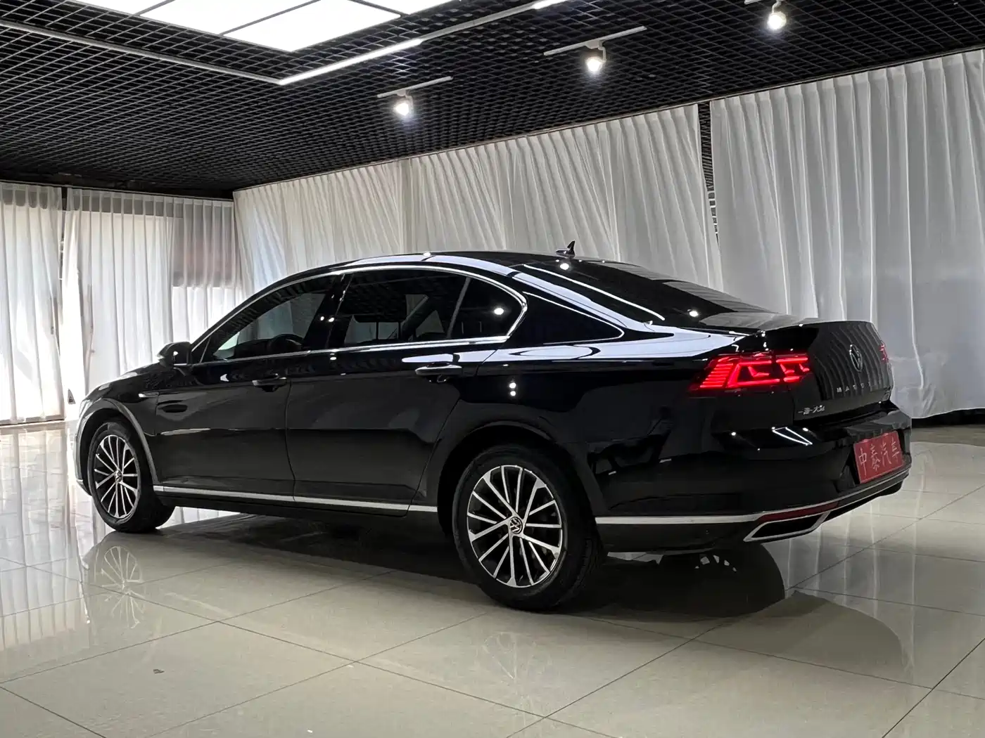 Volkswagen Magotan 2020 330TSI DSG Luxury фото 4