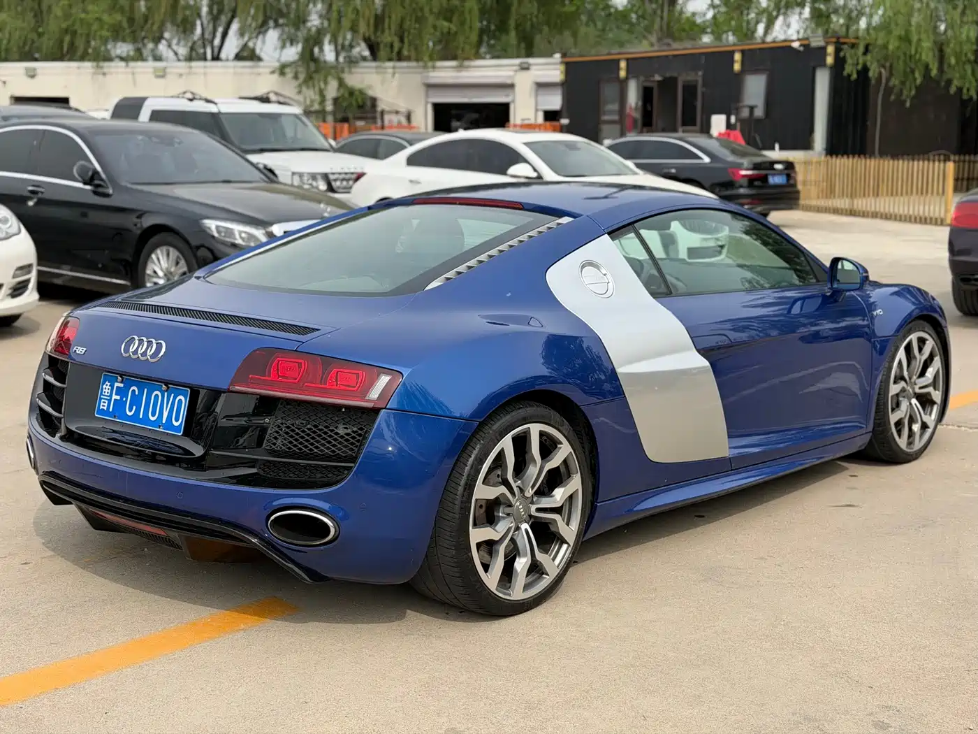 Audi R8 2012 5.2 FSI quattro Limited Edition фото 5