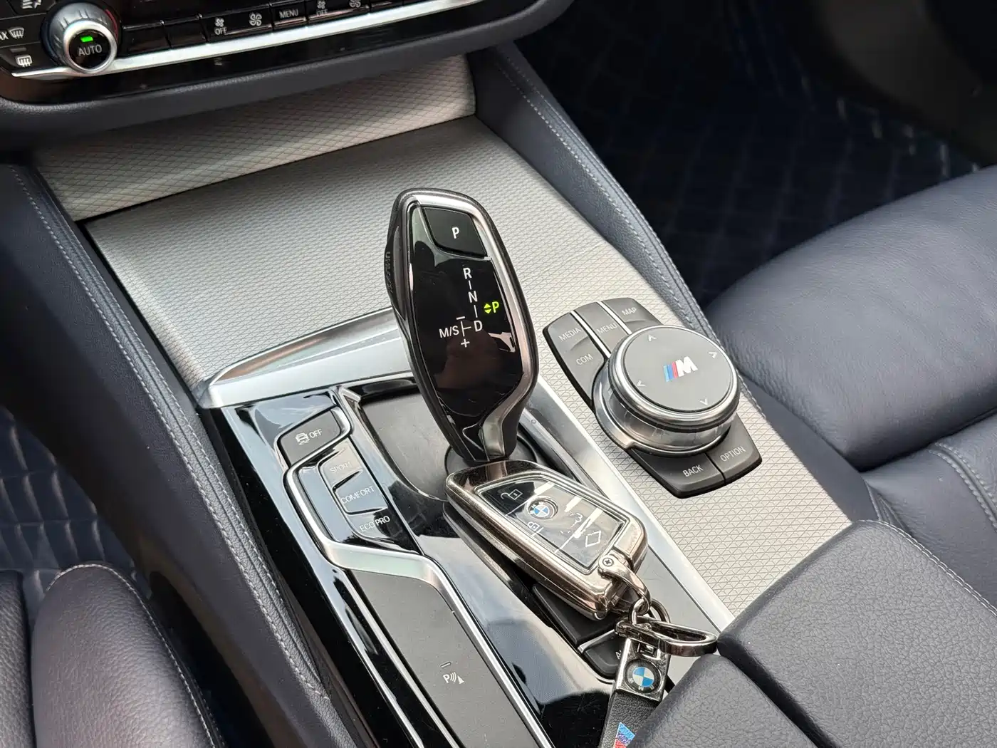 BMW 5 Series (Import) 2018 525i M Sport Package фото 8