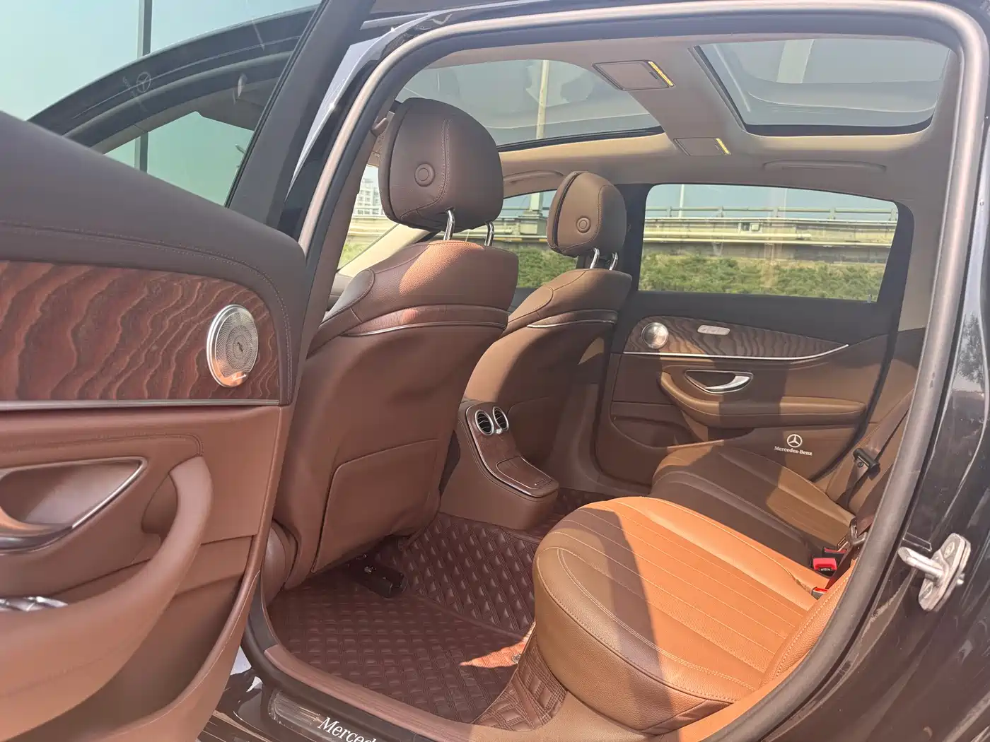 Mercedes-Benz E-Class 2021 E 300 L Fashion фото 11