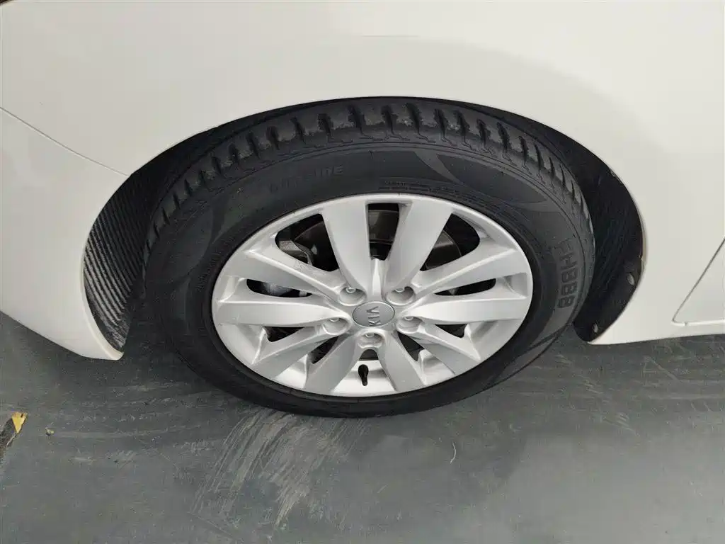 Kia K3 2015 1.6L Automatic GLS фото 21