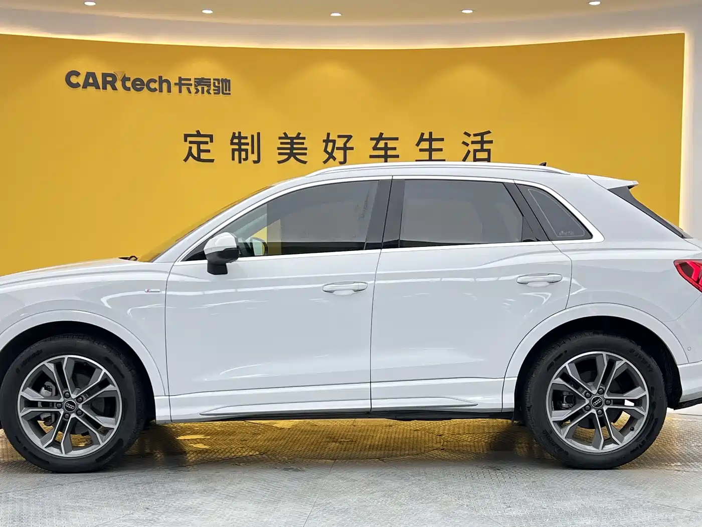 Audi Q3 2024 40 TFSI Fashion Sport фото 27