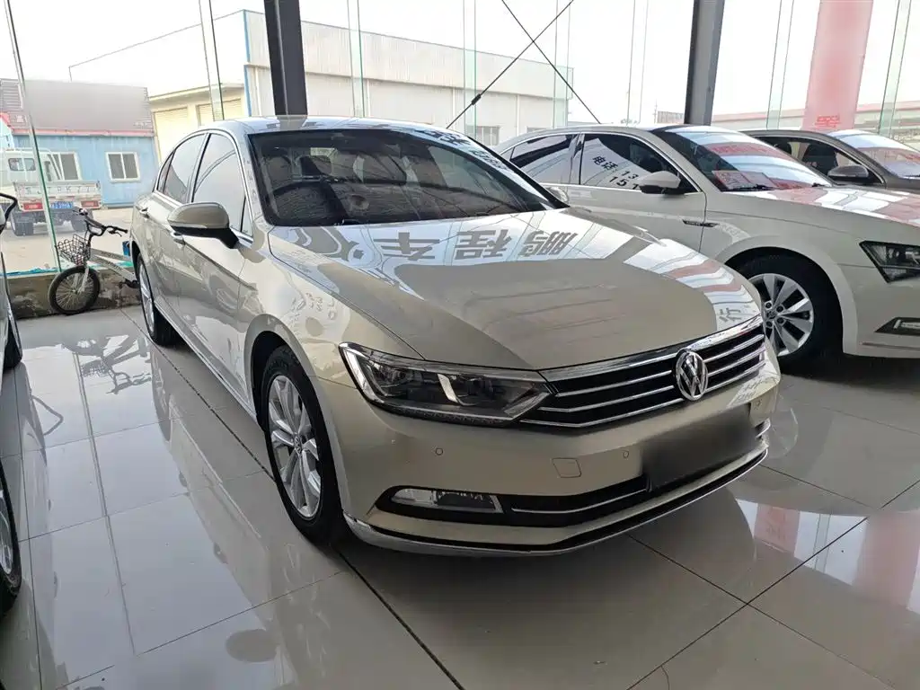 Volkswagen Magotan 2018 Facelift 330TSI DSG Luxury фото 4