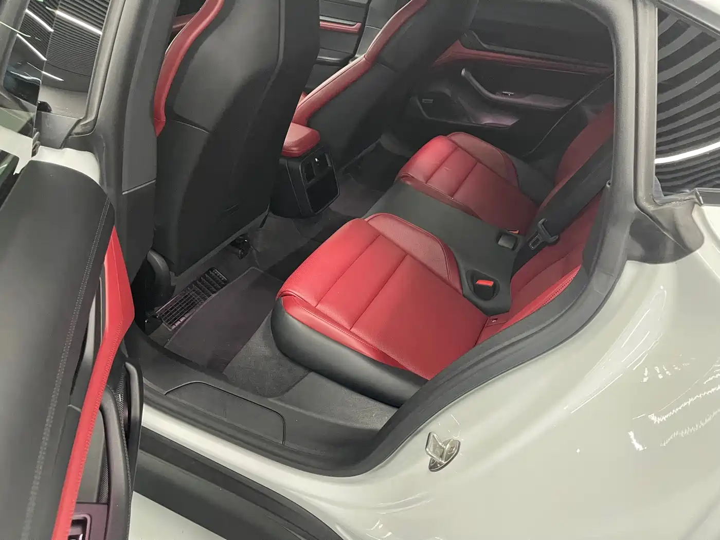 Porsche Taycan 2020 Taycan фото 14