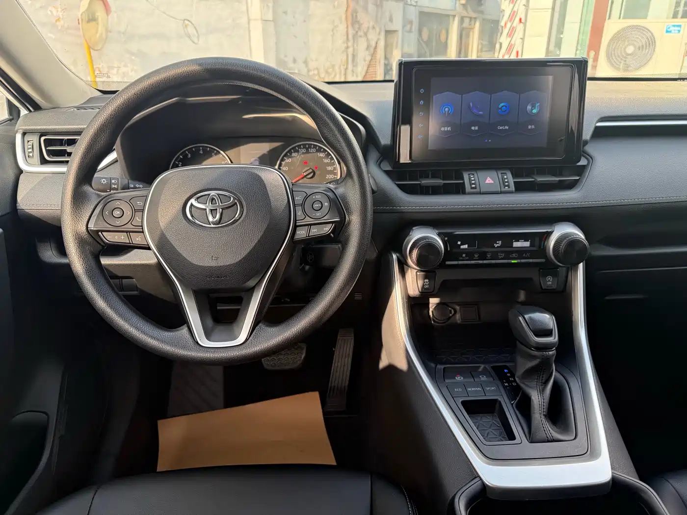 Toyota RAV4 Rongfang 2020 2.0L CVT 2WD Urban Edition фото 8