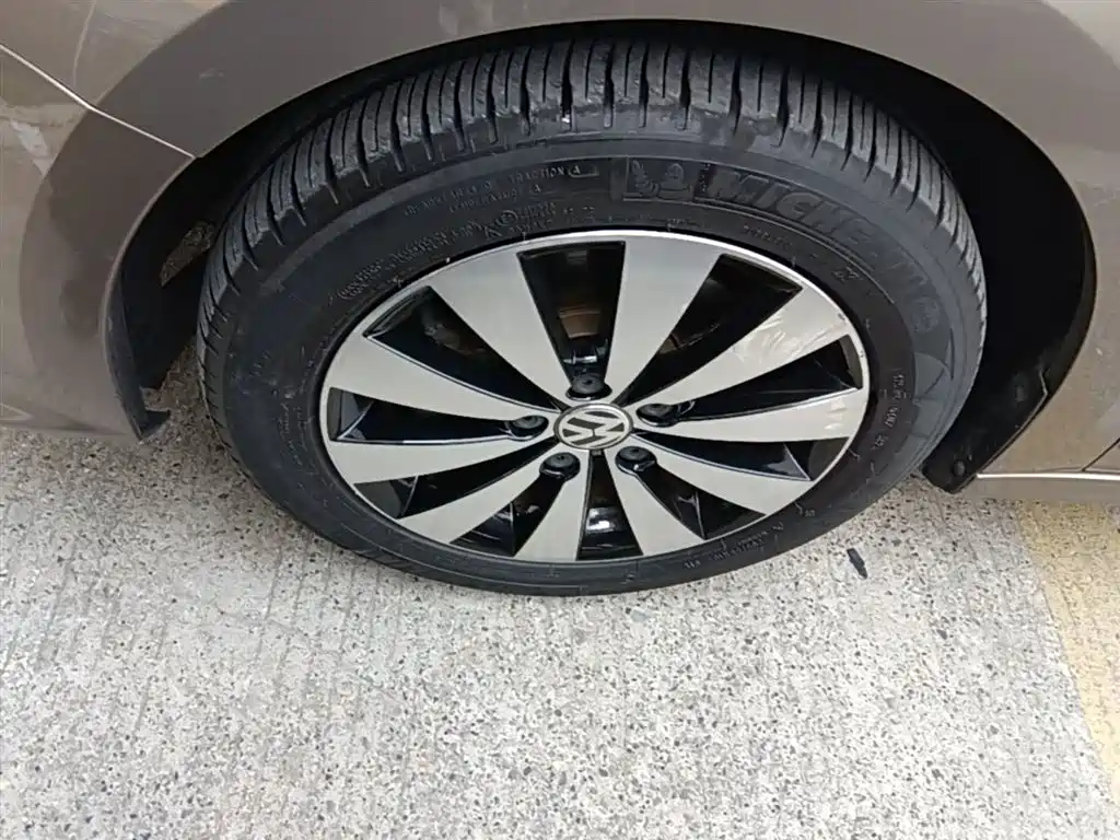 Volkswagen Sagitar 2017 230TSI Automatic Comfort фото 23