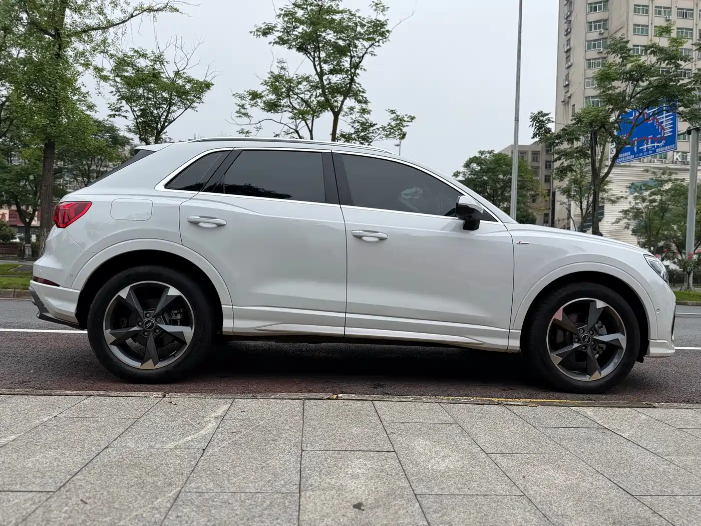 Audi Q3 2023 35 TFSI Fashion Dynamic (1.4T) фото 8