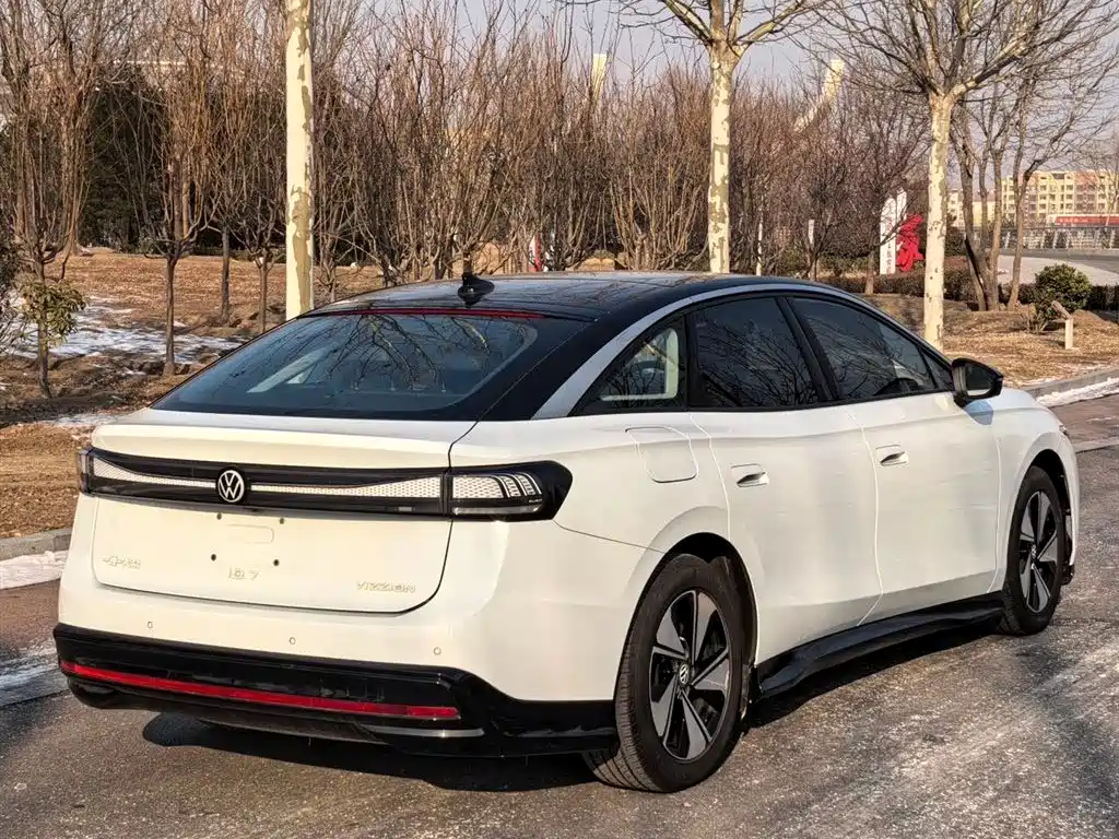 VOLKSWAGEN ID.7 VIZZION