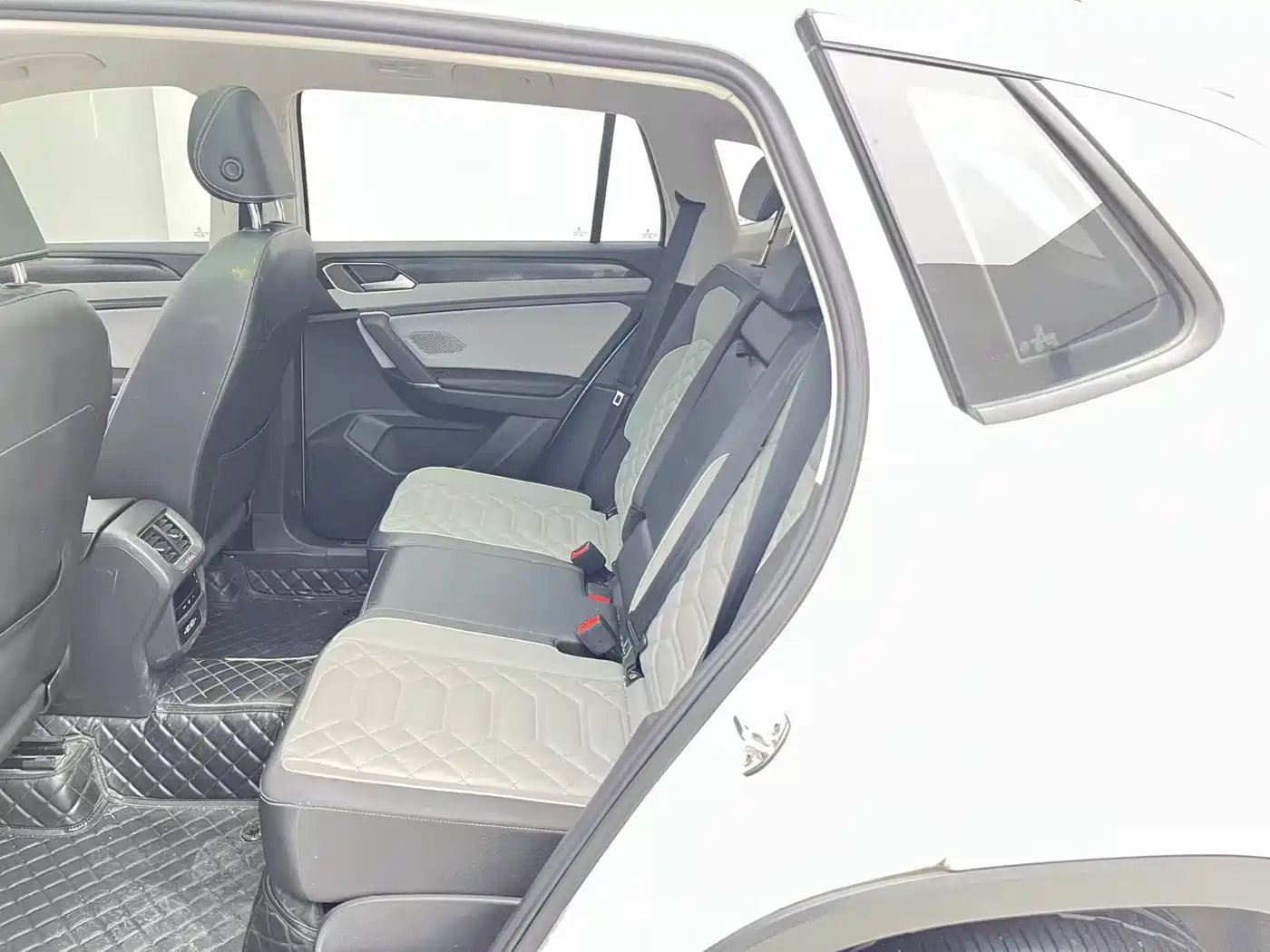 Volkswagen Tayron 2023 280TSI 2WD Luxury Plus Advanced Edition фото 11