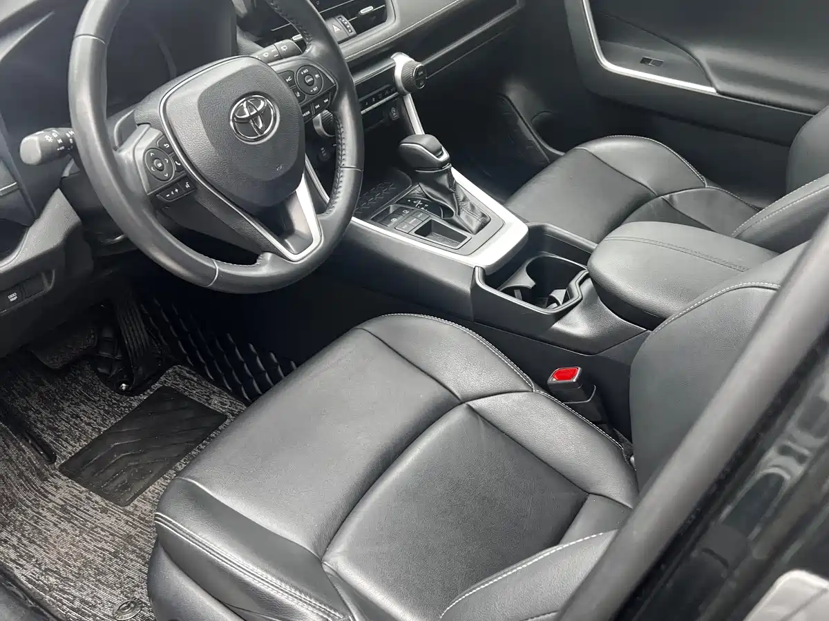 Фото 7 - Toyota Wildlander