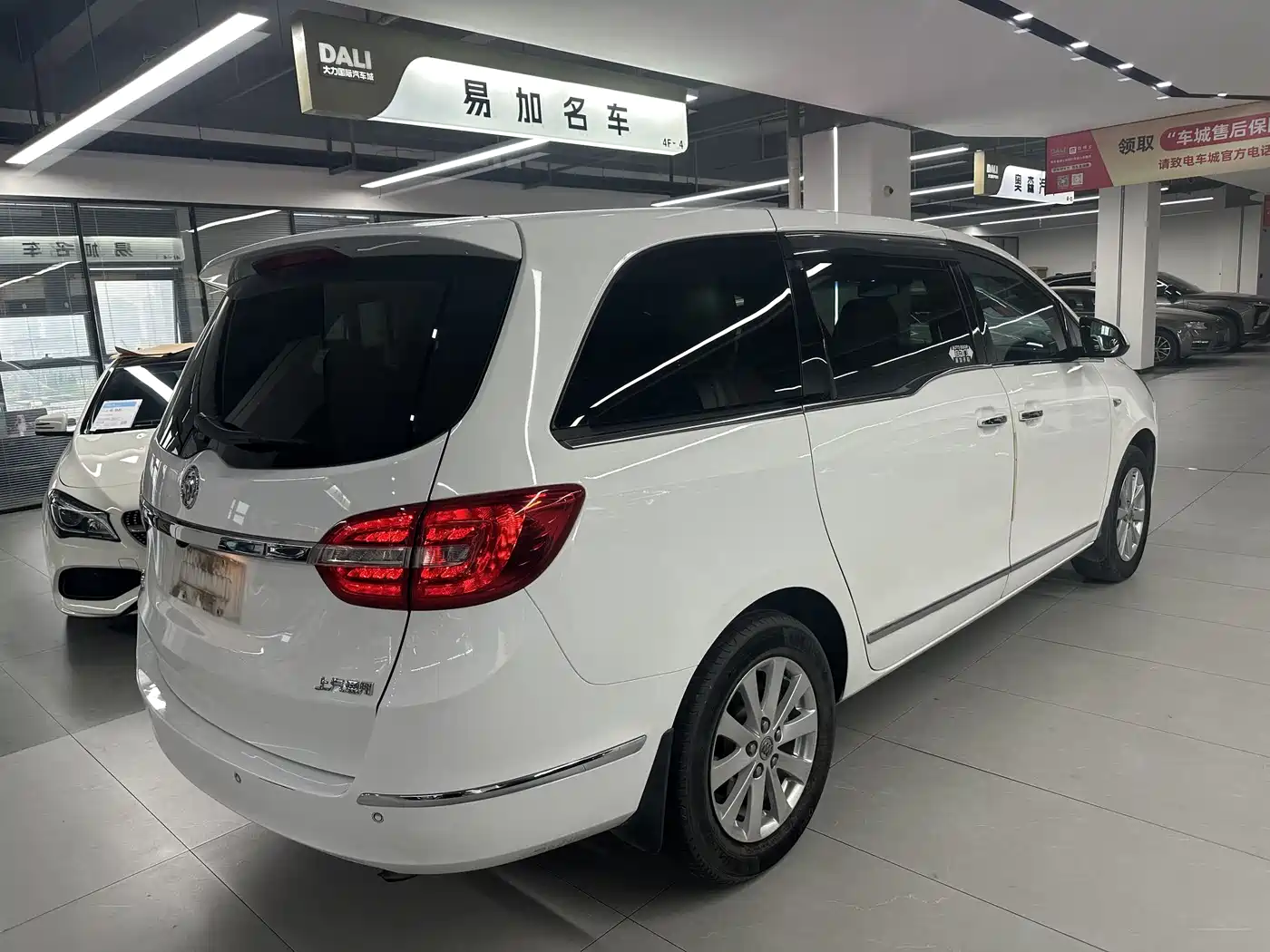 Buick GL8 2017 25S Premium Model China V фото 9