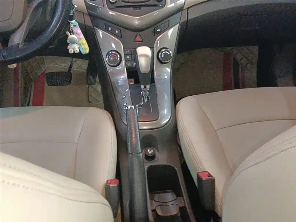 Chevrolet Cruze 2015 1.5L Classic SE AT фото 14