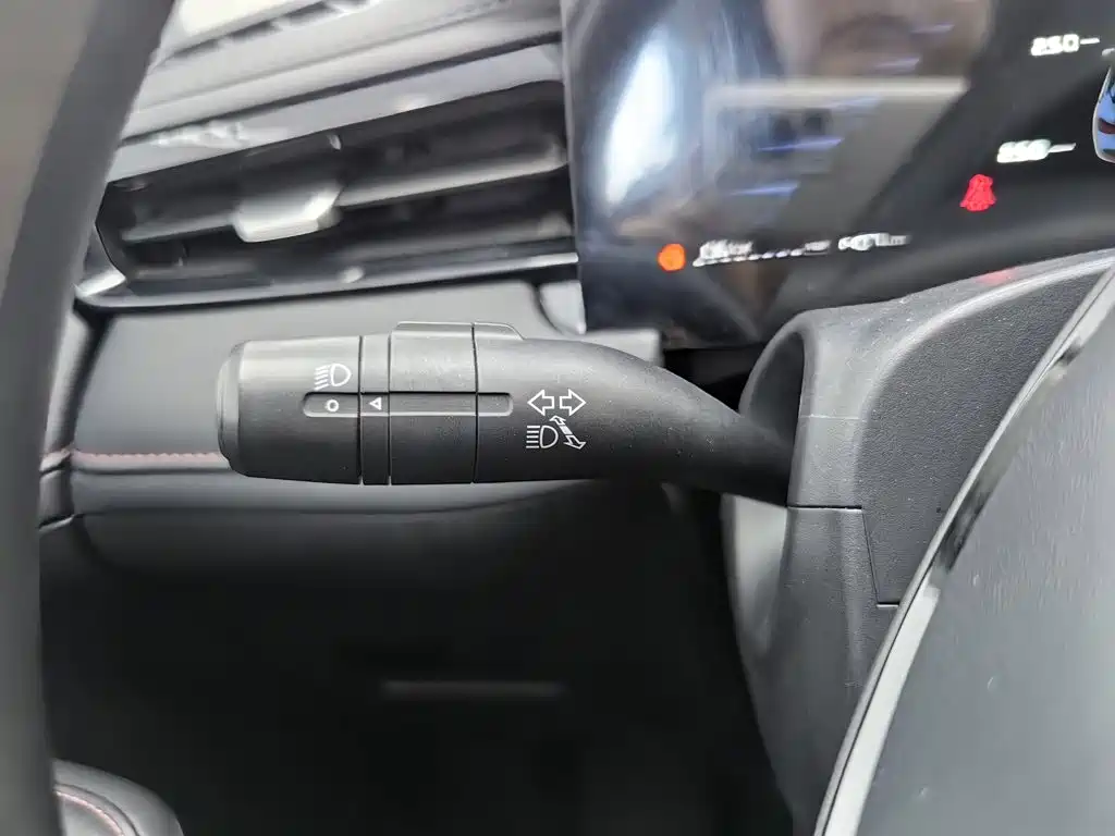 Photo 21 - Roewe i5