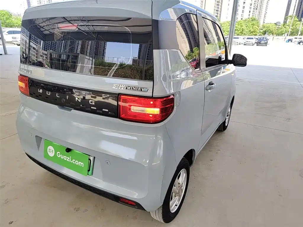 WULING AUTOMOBILE HONGGUANG MINIEV