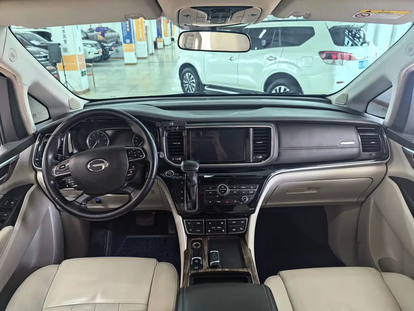 GAC Trumpchi Trumpchi M8 2018 320T Exclusive Edition фото 9