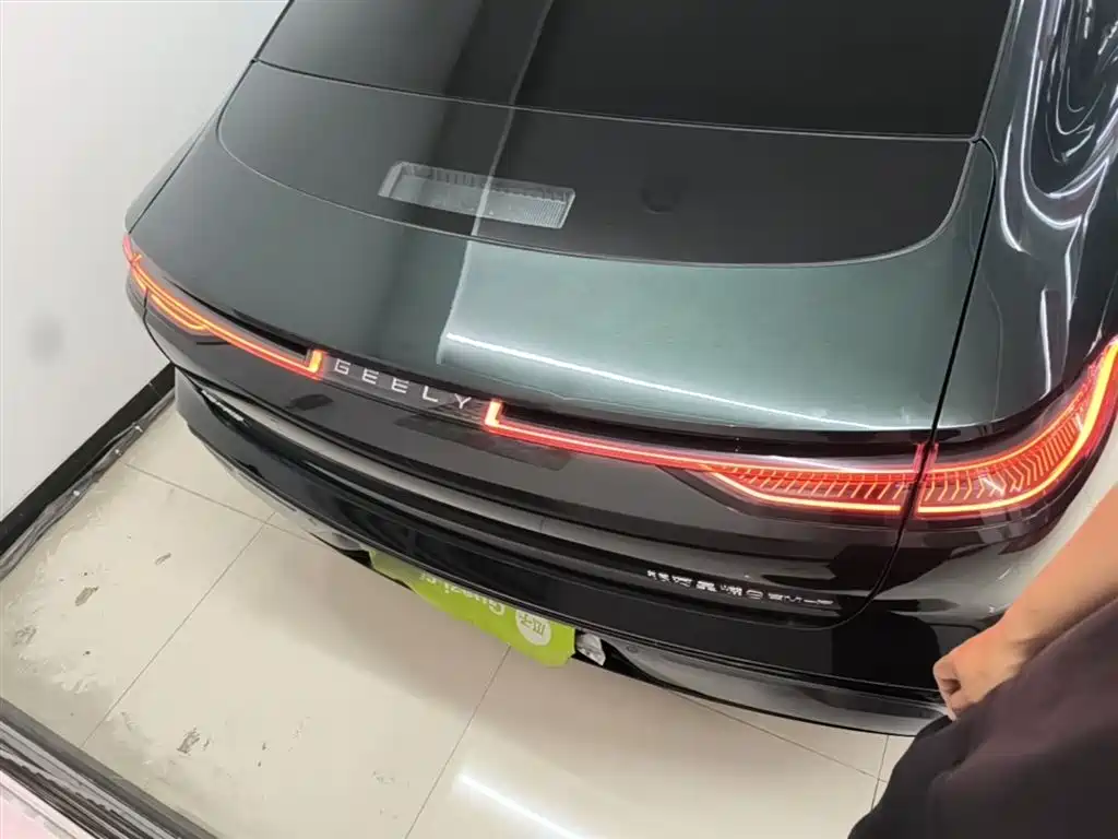 Geely Galaxy Galaxy Xingyao 8 2025 130km EM-P Starship Edition фото 6