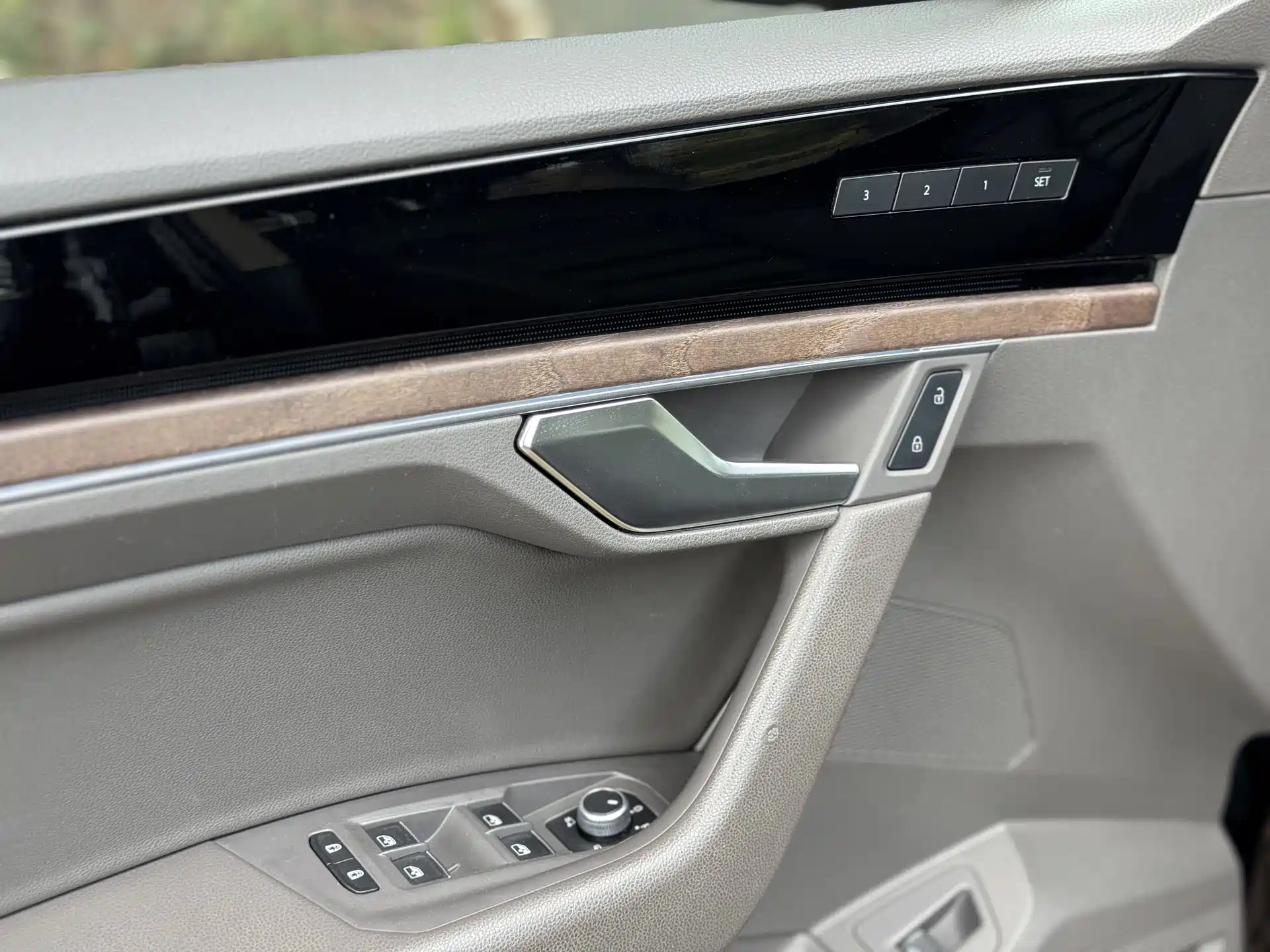Фото 9 - Volkswagen Touareg