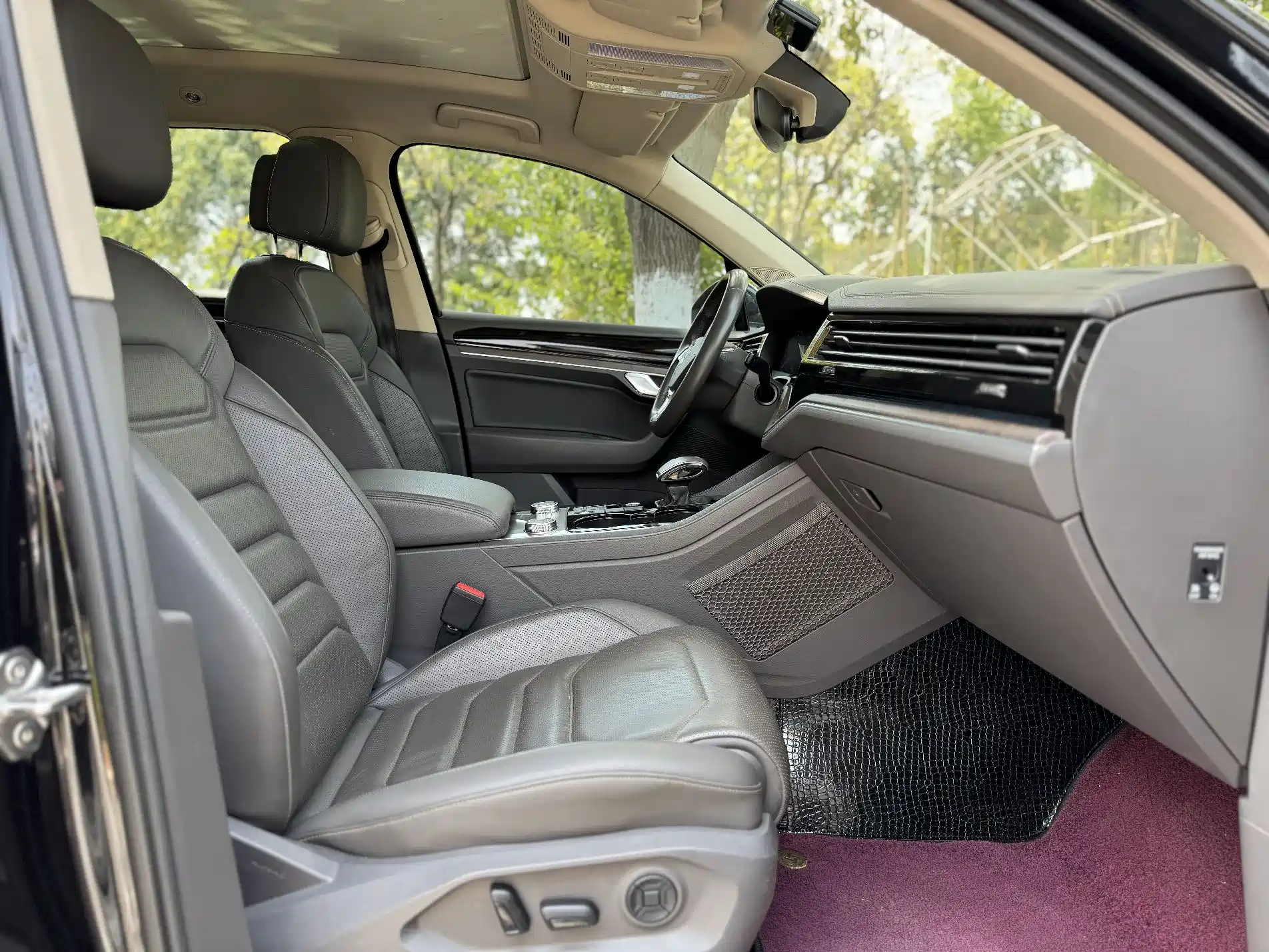 Фото 18 - Volkswagen Touareg