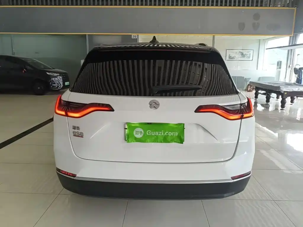 Фото 6 - NIO ES8