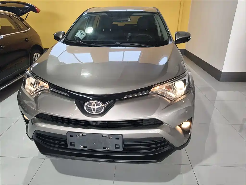 Toyota RAV4 Rongfang 2016 2.0L CVT 2WD Trend (China V) фото 3