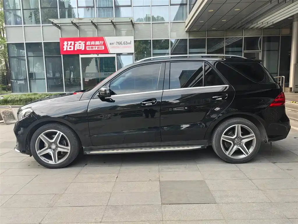 Mercedes-Benz GLE 2015 GLE 400 4MATIC фото 4
