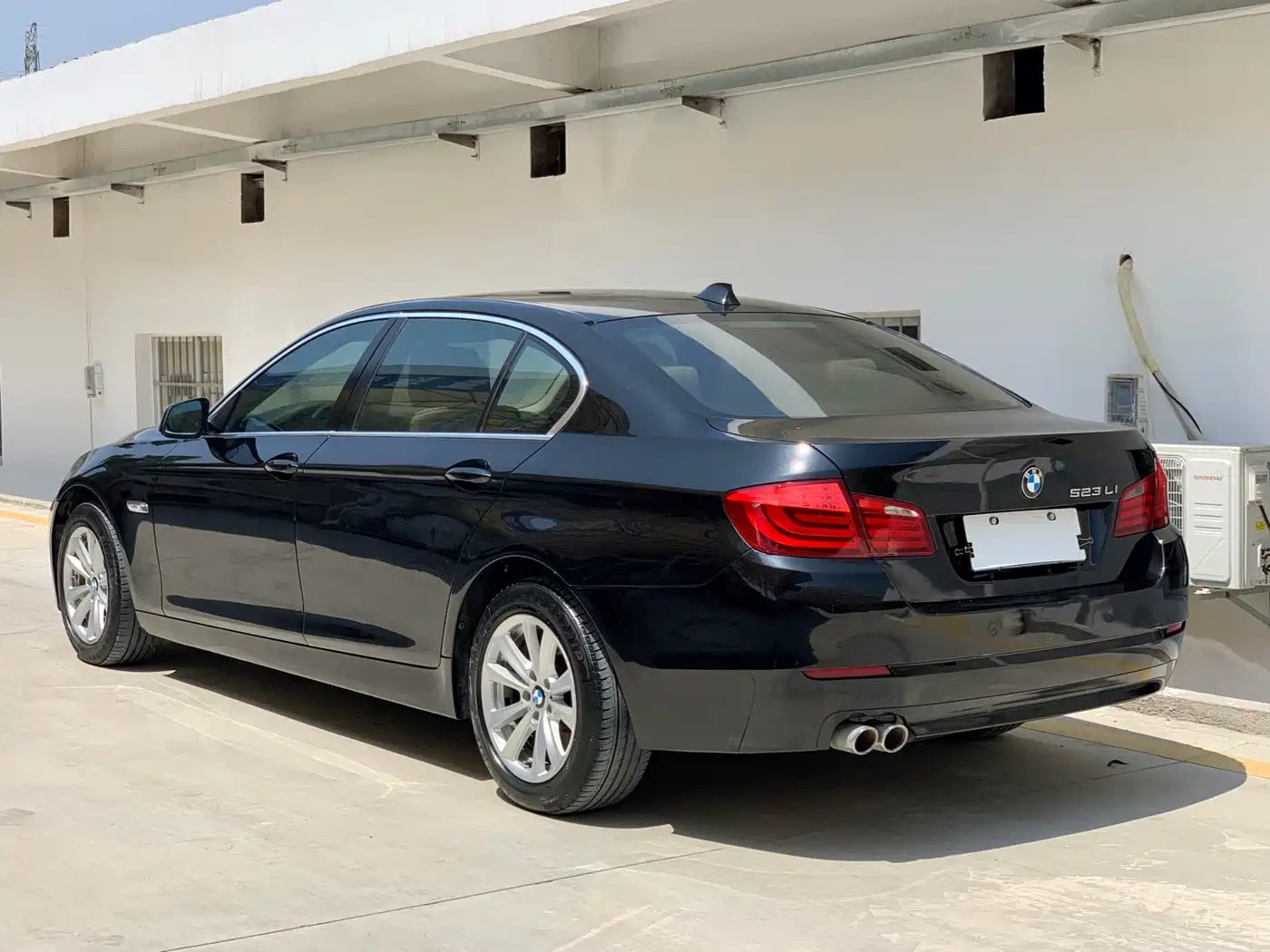 BMW 5 Series 2011 523Li Luxury фото 11