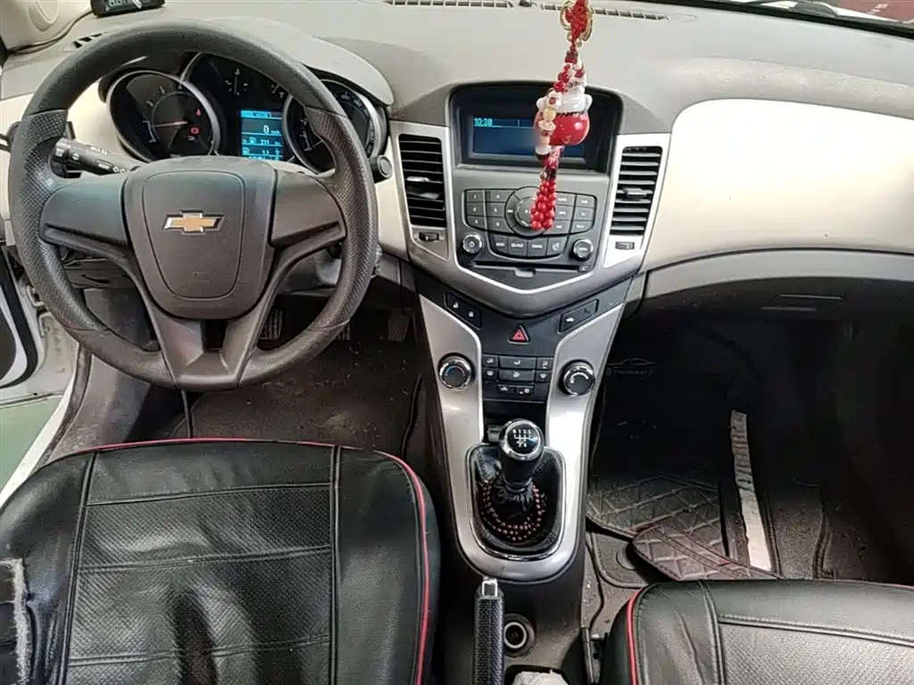 Chevrolet Cruze 2015 1.5L Classic SL MT фото 10