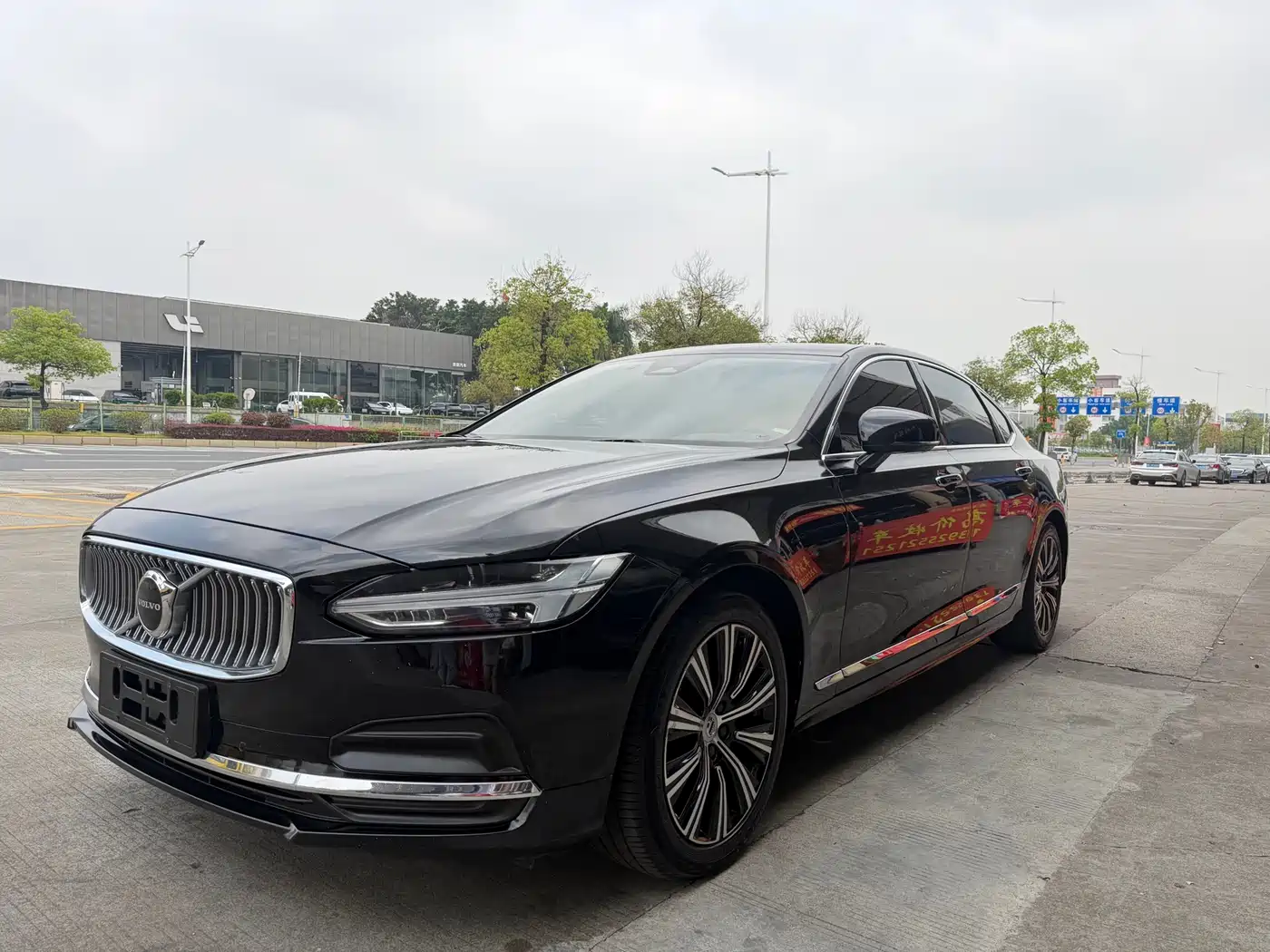 VOLVO S90