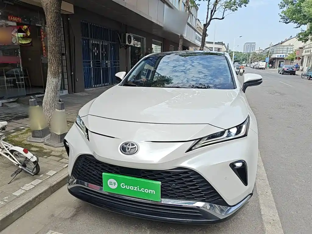 Toyota Venza 2022 2.0L CVT 2WD Premium фото 3