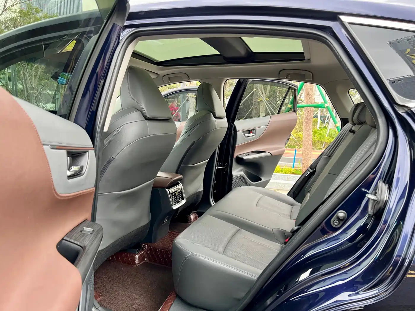 Toyota Lingfang HARRIER 2022 2.0L CVT 2WD Premium Edition фото 8