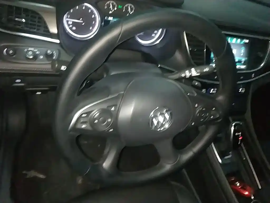 Buick LaCrosse 2018 Model 20T Leading Edition фото 11